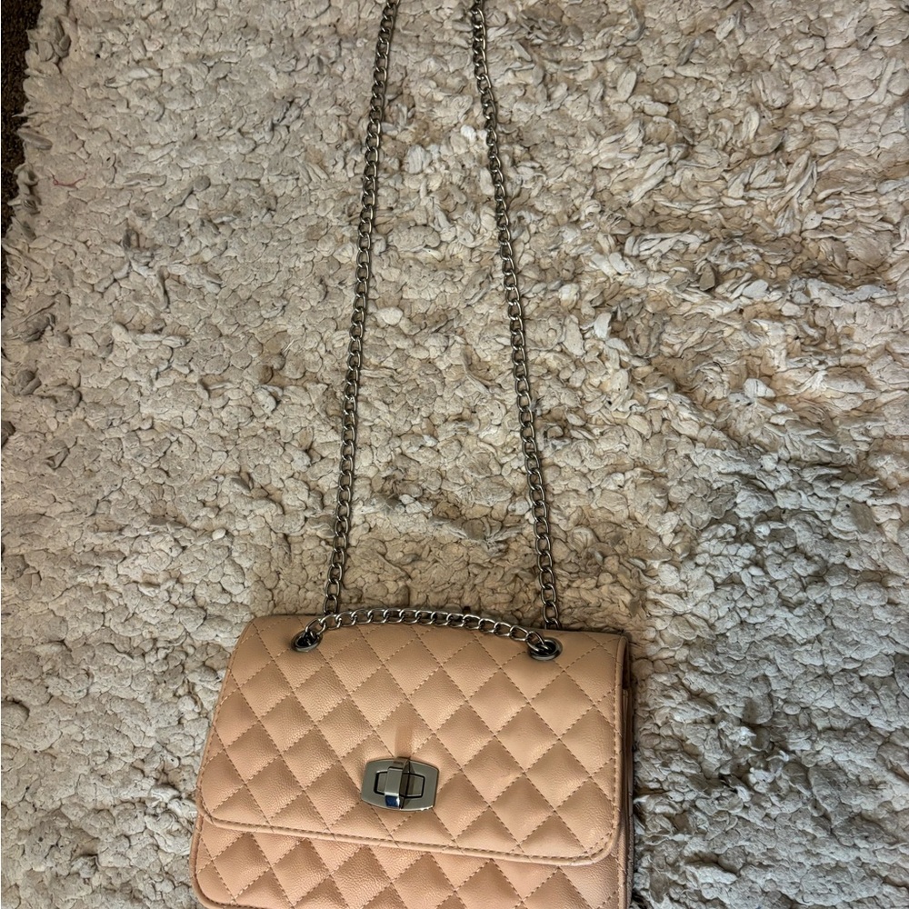 EXPRESS Women’s Elegant Quilted Nude Tan Blush Shoulder Bag w Silver Chain - Picture 4 of 8